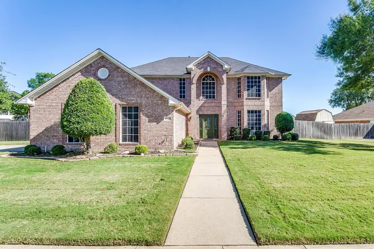 House in North Richland Hills, Texas 10084277
