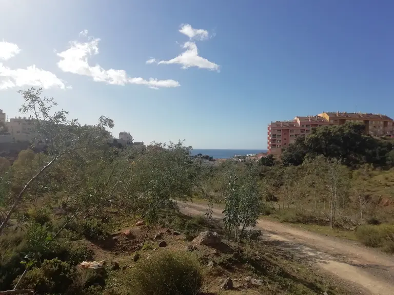 Land in Fuengirola, Andalucía 10200345