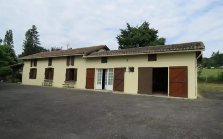 Hus i Castelnau-Magnoac, Occitanie 11393292