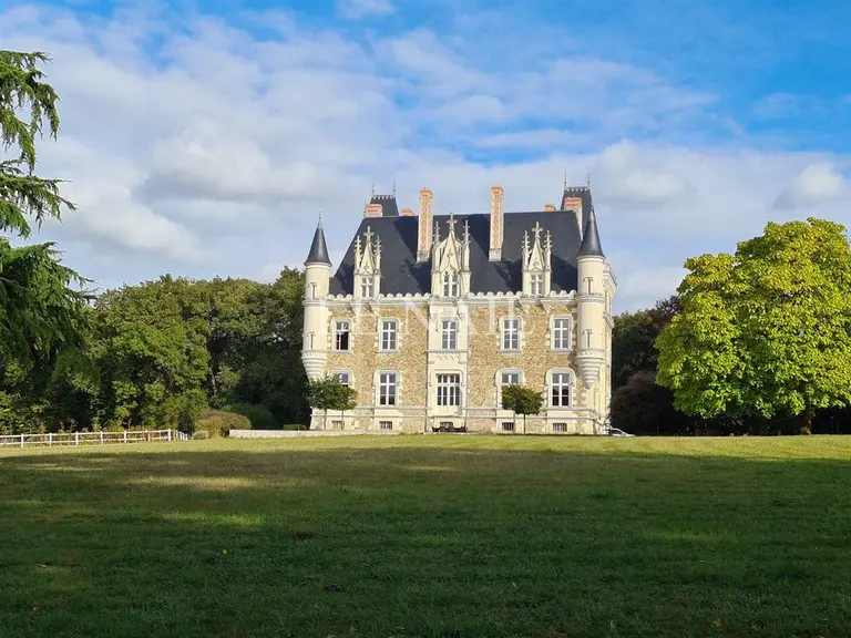 House in Château-Gontier, Pays de la Loire 11571018